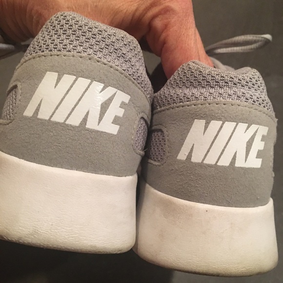 Nike grey fabric sneakers 7.5 - Picture 2 of 7